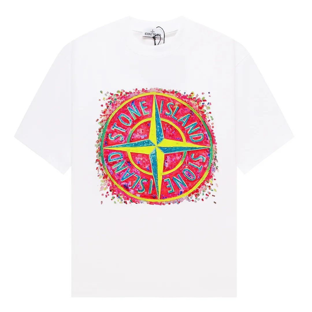 W687#P110💰 2025🆕 Stone lsland/Stone Island Rome Milan Florence city limited edition logo printed short-sleeved T-shirt ⚠️[Original creation with high control of details] - Made of 260 grams of combed cotton double yarn, soft and comfortable to the touch, sweat-absorbent and breathable. - Simple basic and versatile style, original single quality, the first choice for couples. - Made by a large factory, four needles and five threads on the shoulder, neatly arranged High-quality workmanship. - Same style for men and women, very versatile, one piece for each person, details are clearly visible. Color: Black White Size: M L